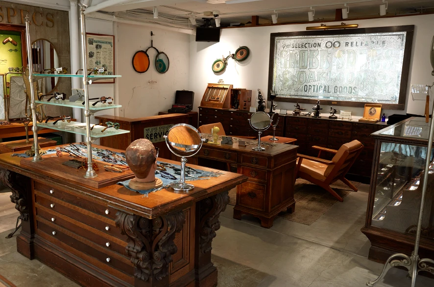 OAK ROOM